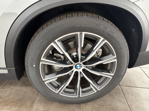 Used 2025 BMW X5 xDrive40i w/ Parking Assistance Package AWD/4WD image 37