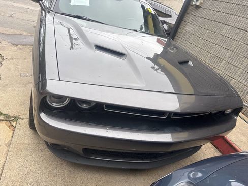 Used 2021 Dodge Challenger SXT RWD image 3