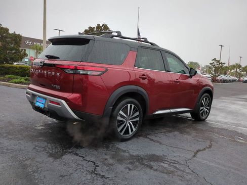 Used 2024 Nissan Pathfinder Platinum image 6