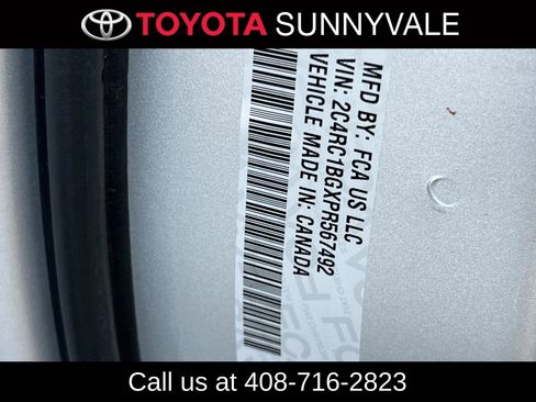 Used 2023 Chrysler Pacifica Touring-L image 32