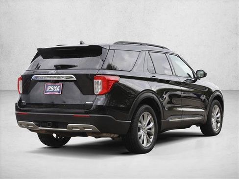 Used 2020 Ford Explorer XLT w/ Equipment Group 202A AWD/4WD image 4