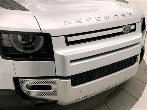 Used 2020 Land Rover Defender 110 SE image 29