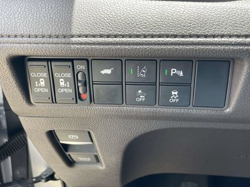 Used 2018 Honda Odyssey Elite image 20