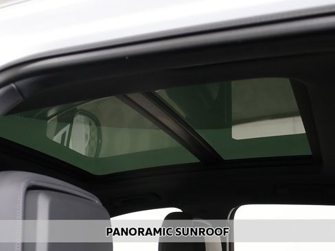 Used 2025 Audi Q3 2.0T Premium image 3