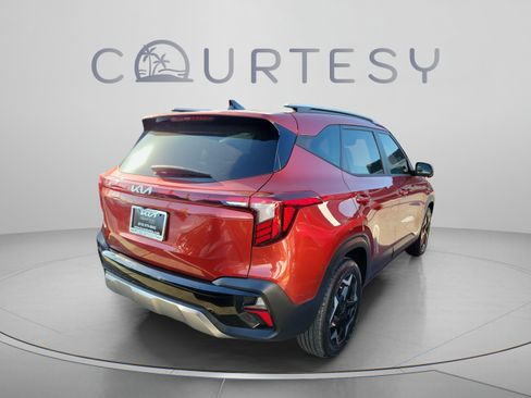 Certified 2025 Kia Seltos S FWD image 3