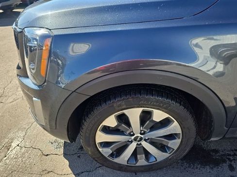 Certified 2022 Kia Telluride S image 9