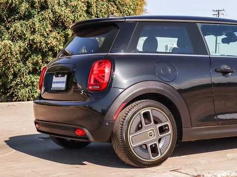 Used 2024 MINI Cooper SE FWD image 12