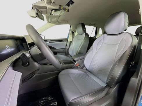 New 2026 Volkswagen Tiguan SE image 11