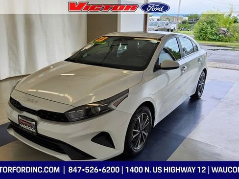 Used 2023 Kia Forte LXS FWD image 2