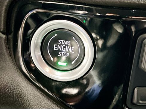 Used 2025 Chevrolet Silverado 1500 LT image 24