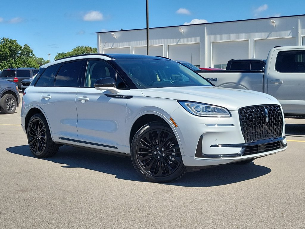 Used 2025 Lincoln Corsair Grand Touring w/ Equipment Group 301A AWD/4WD image 33