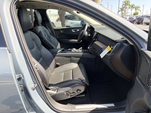 Certified 2023 Volvo XC60 B5 Ultimate w/ Climate Package FWD image 25