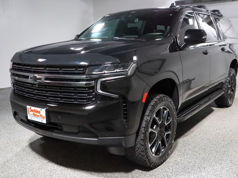 Used 2021 Chevrolet Suburban RST w/ Luxury Package AWD/4WD image 37