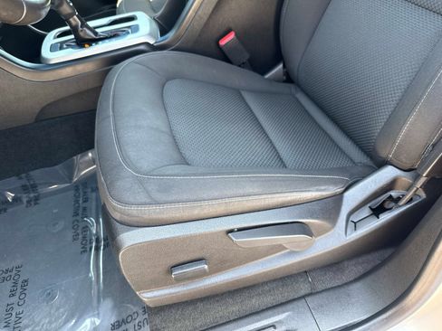 Used 2018 Chevrolet Colorado LT RWD image 19