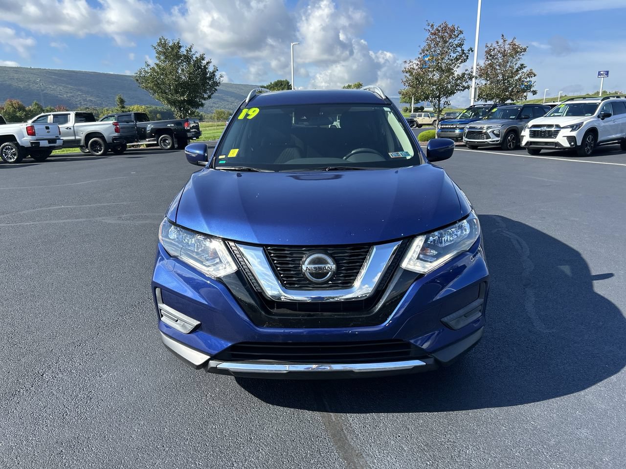 Used 2019 Nissan Rogue S w/ Special Edition Package FWD image 2