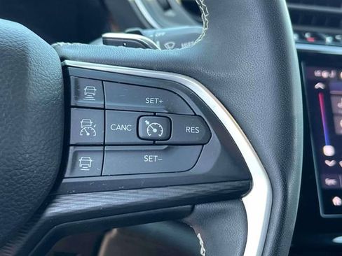 Used 2023 Jeep Grand Cherokee L Laredo AWD/4WD image 25