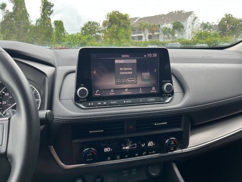 Used 2025 Nissan Rogue SV AWD/4WD image 14