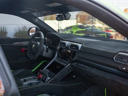 Used 2024 Lamborghini Urus Performante image 29