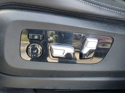 Used 2024 BMW X7 xDrive40i w/ Premium Package AWD/4WD image 15