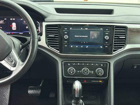 Used 2023 Volkswagen Atlas SE FWD image 6