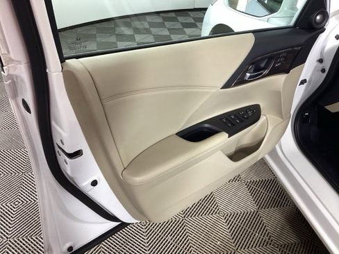 Used 2016 Honda Accord EX-L image 18