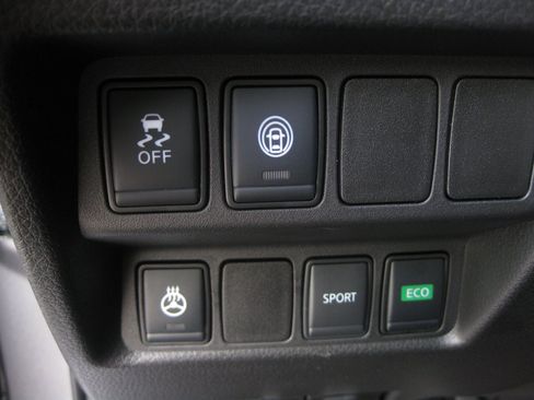 Used 2021 Nissan Rogue Sport SV FWD image 14