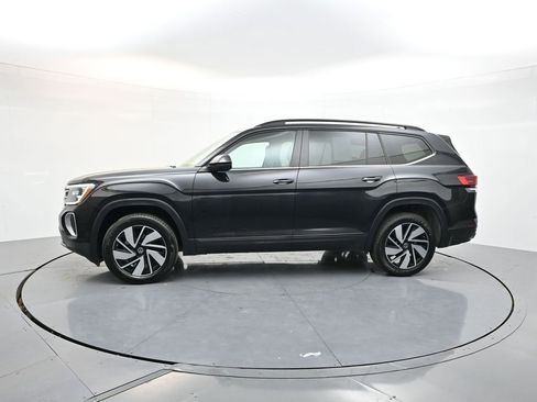 Used 2025 Volkswagen Atlas SE FWD image 4