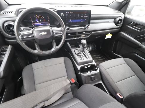 Used 2023 Chevrolet Colorado W/T RWD image 6