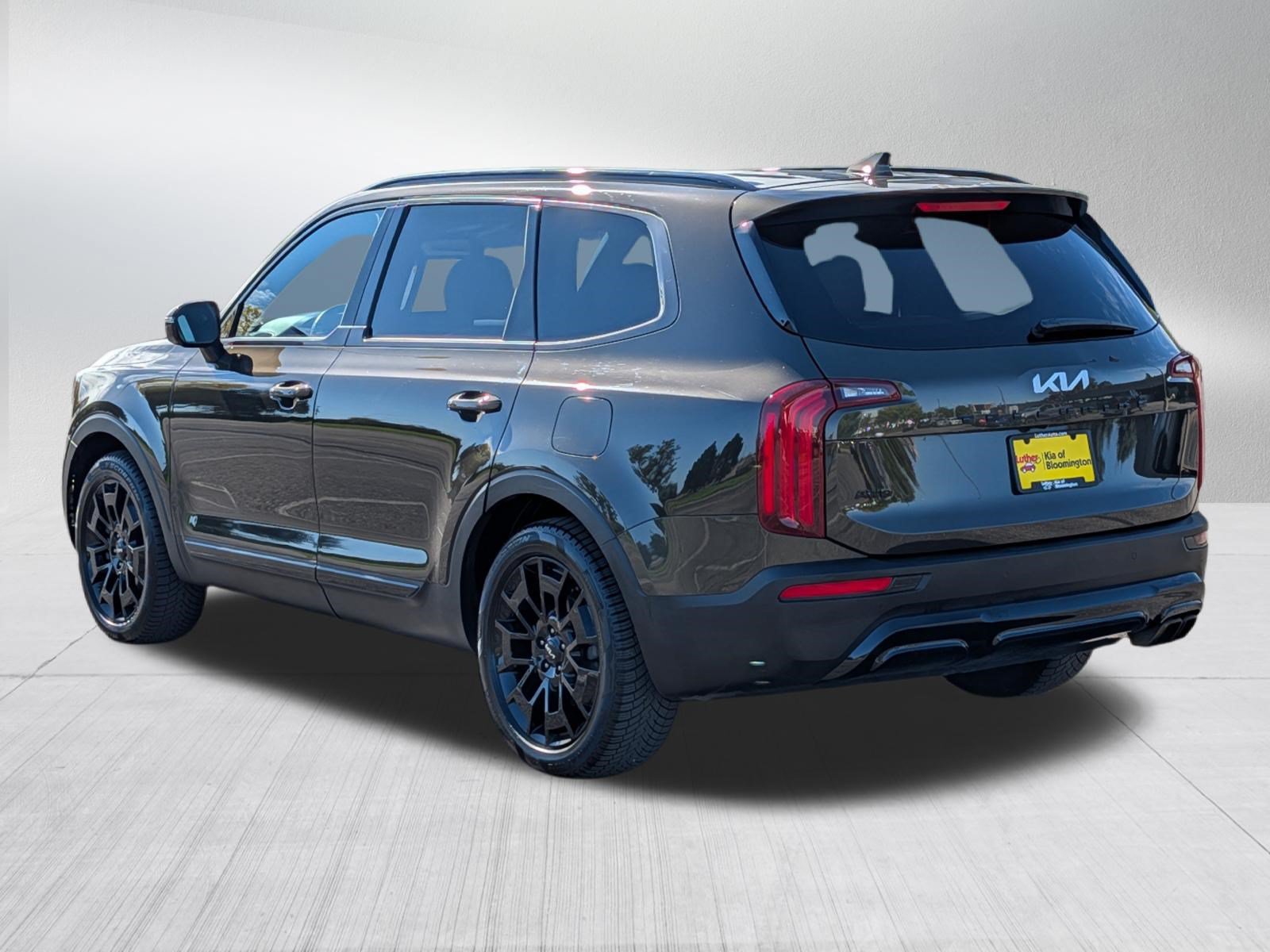 Certified 2022 Kia Telluride SX w/ Nightfall Edition Package AWD/4WD image 5