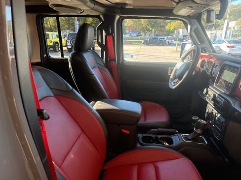 Used 2023 Jeep Wrangler Unlimited Rubicon 4xe image 20