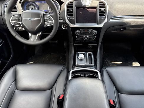 Used 2023 Chrysler 300 Touring L w/ Popular Equipment Group RWD image 10