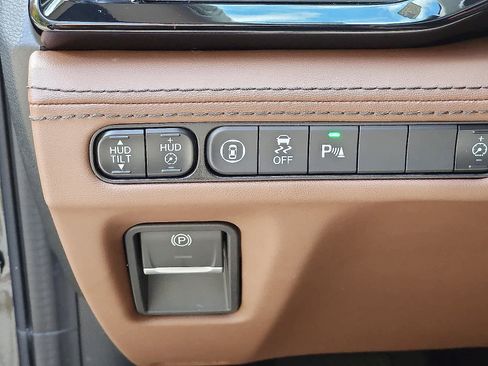 Used 2024 Acura MDX SH-AWD w/ Advance Package image 27