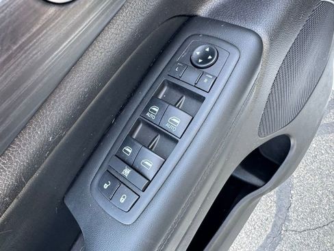 Used 2019 Jeep Grand Cherokee Altitude image 19