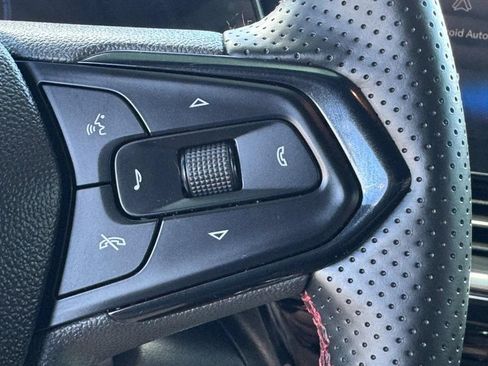 Used 2025 Chevrolet Trax RS w/ Driver Confidence Package FWD image 17
