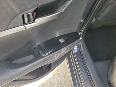 Used 2026 Toyota Camry SE w/ Multimedia Upgrade Package image 10