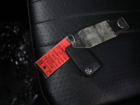 Used 2022 Volkswagen Tiguan SE image 34