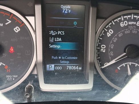 Used 2022 Toyota Tacoma SR5 AWD/4WD image 23