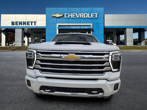 Used 2024 Chevrolet Silverado 2500 High Country w/ Z71 Off-Road Package AWD/4WD image 2