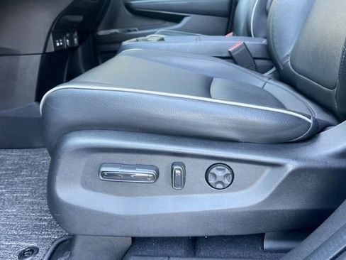Used 2025 Honda Odyssey Touring image 13