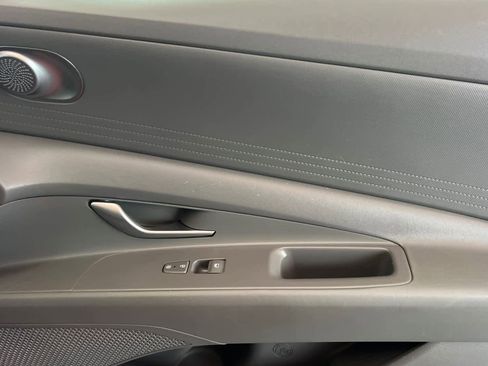 Used 2021 Hyundai Elantra SEL w/ Cargo Package image 17