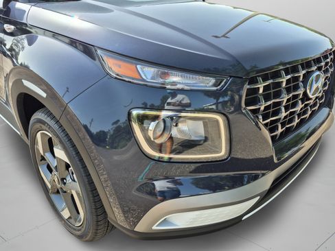 New 2026 Hyundai Venue SEL FWD image 32