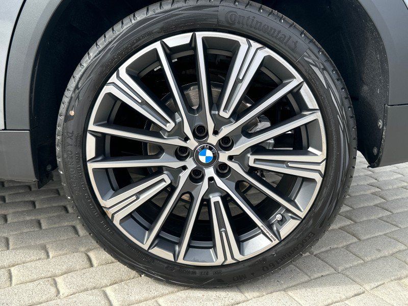 New 2026 BMW X2 xDrive28i w/ Convenience Package AWD/4WD image 3