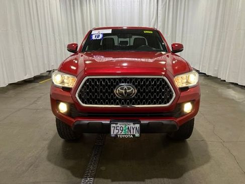 Certified 2018 Toyota Tacoma TRD Off-Road AWD/4WD image 9