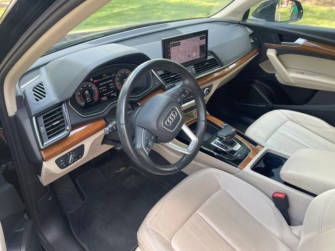 Used 2023 Audi Q5 2.0T Premium Plus w/ Premium Plus Package AWD/4WD image 11