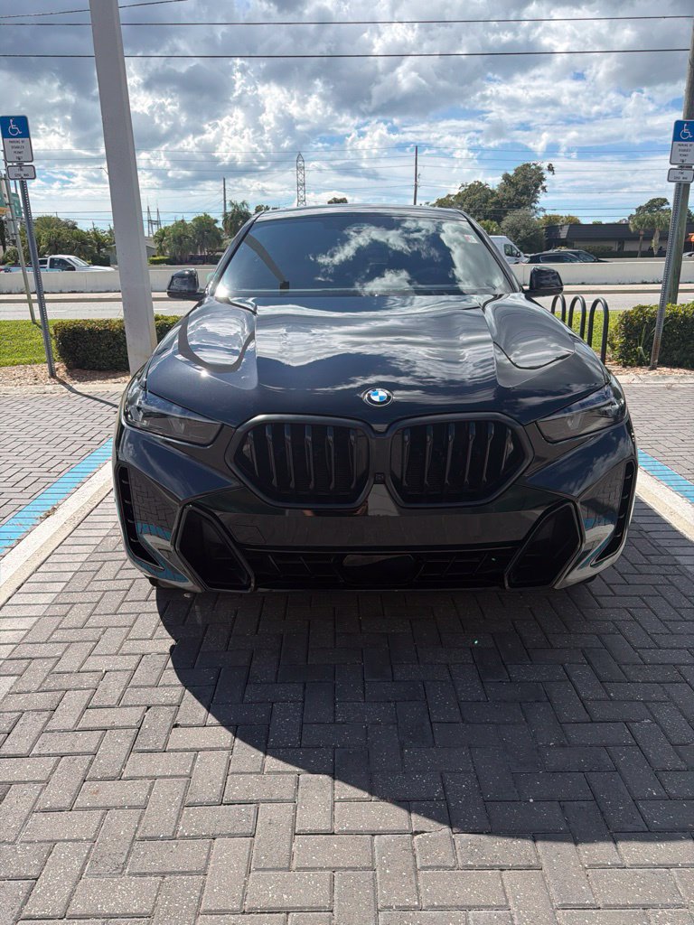 Used 2026 BMW X6 xDrive40i w/ Climate Comfort Package AWD/4WD image 2