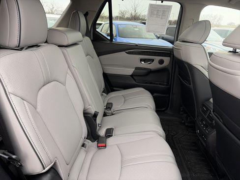 Used 2024 Honda Pilot Elite image 17