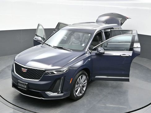Certified 2025 Cadillac XT6 Premium Luxury image 37