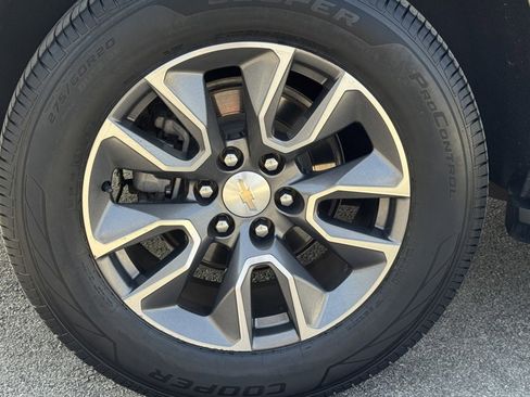 Used 2023 Chevrolet Tahoe LT image 9