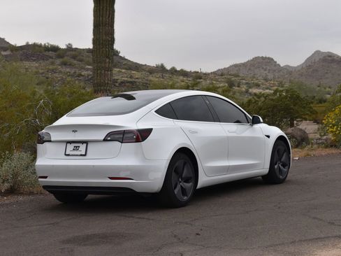 Used 2020 Tesla Model 3 Standard Range image 8