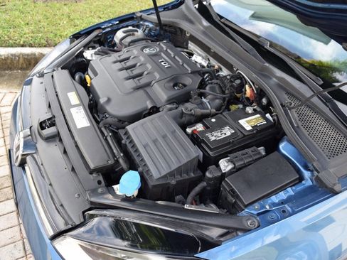 Used 2015 Volkswagen Golf TDI SE image 91